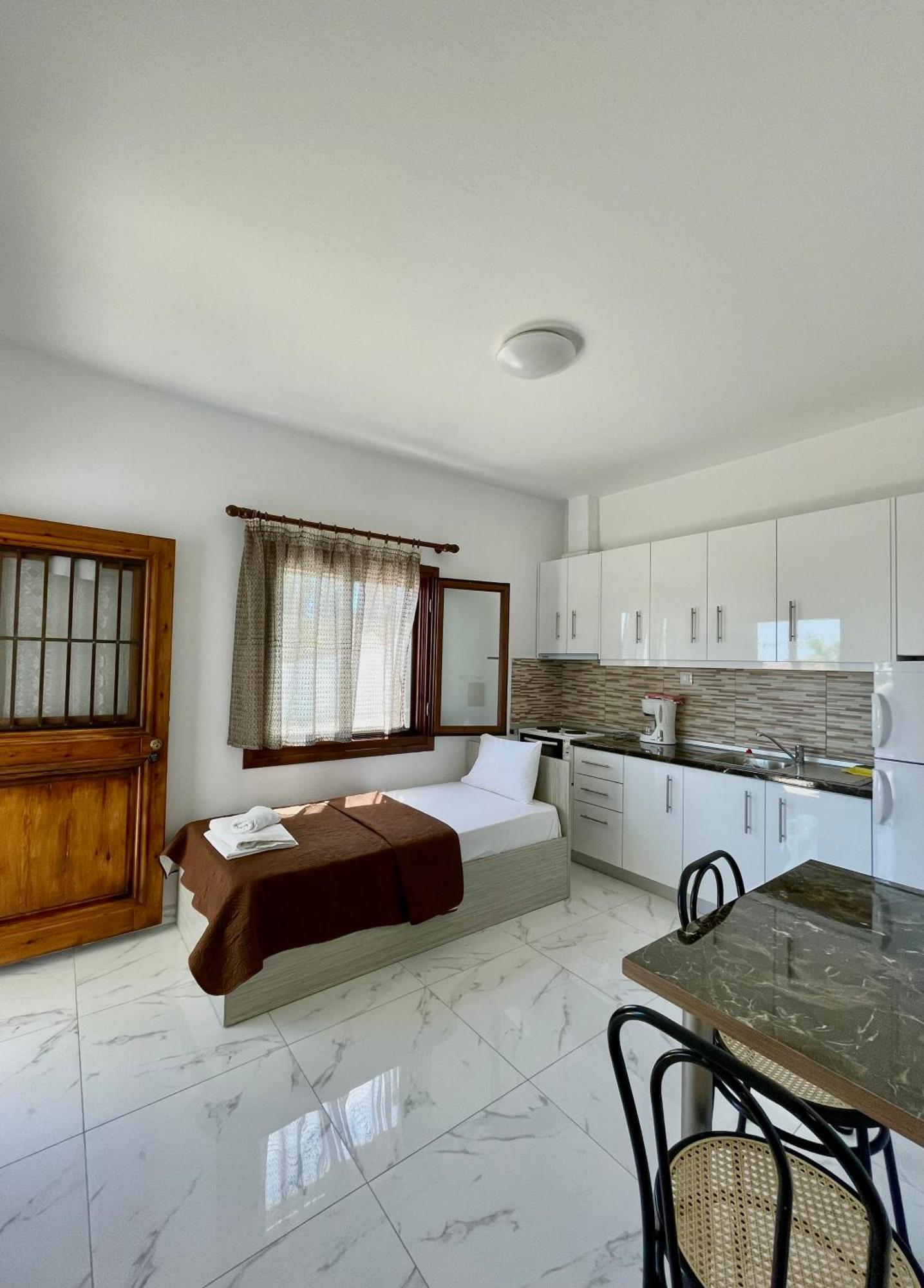 Anna Dani Apartments Vourvourou Exterior photo